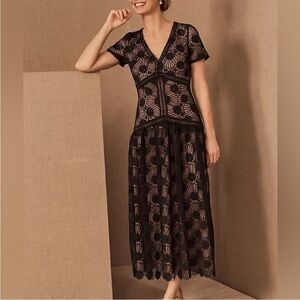 NWT ML MONIQUE LHUILLIER LACE V NECK MIDI DRESS IN BLACK. SIZE 4